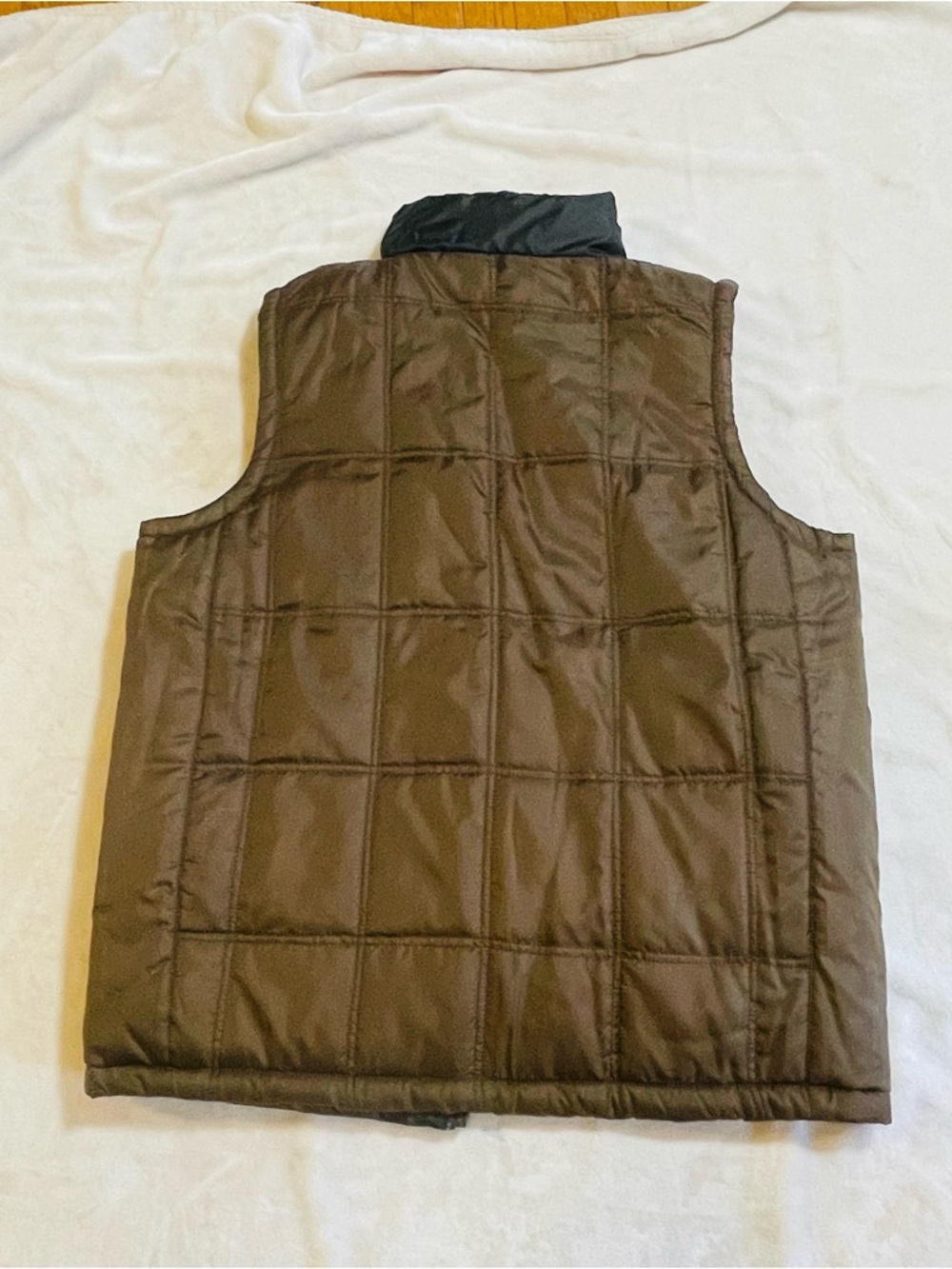 Realtree Men's Camo XXL Puffer Reversible Vest - Brown/Green/Black Broken Zipper - Picture 11 of 16
